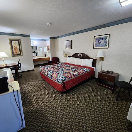 Americas Inn Bardstown Exterior photo