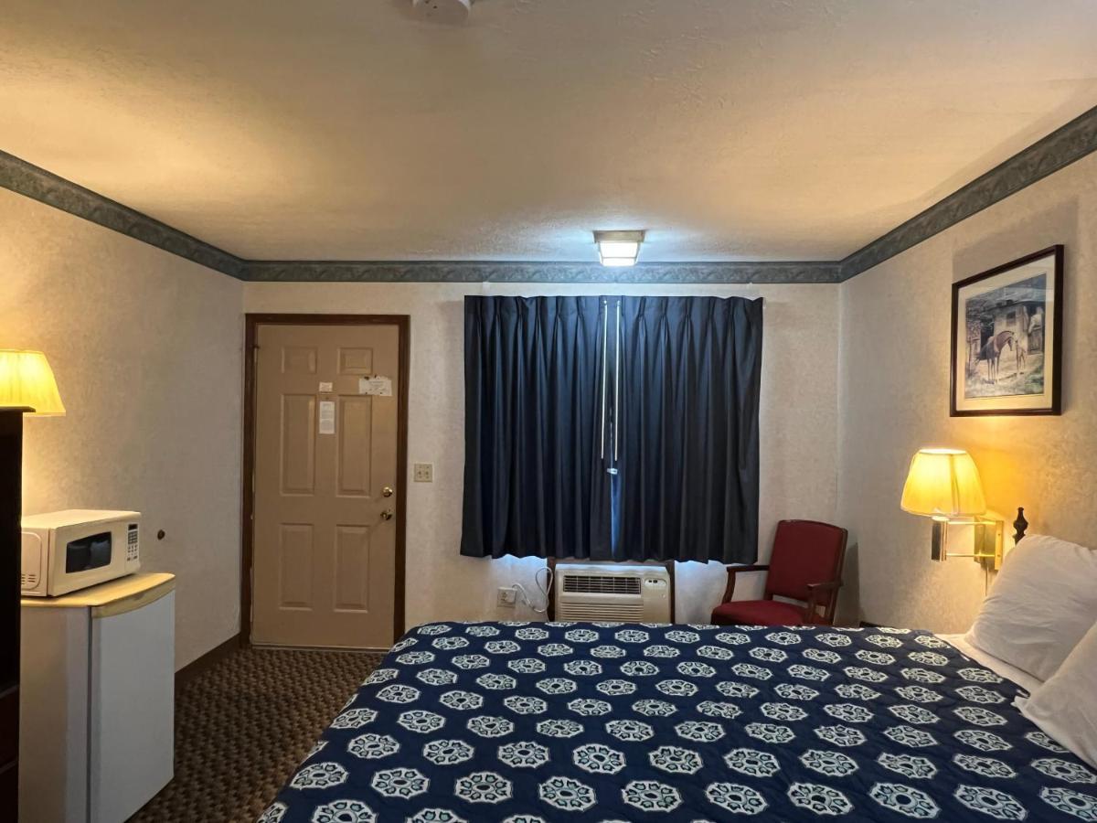Americas Inn Bardstown Exterior photo