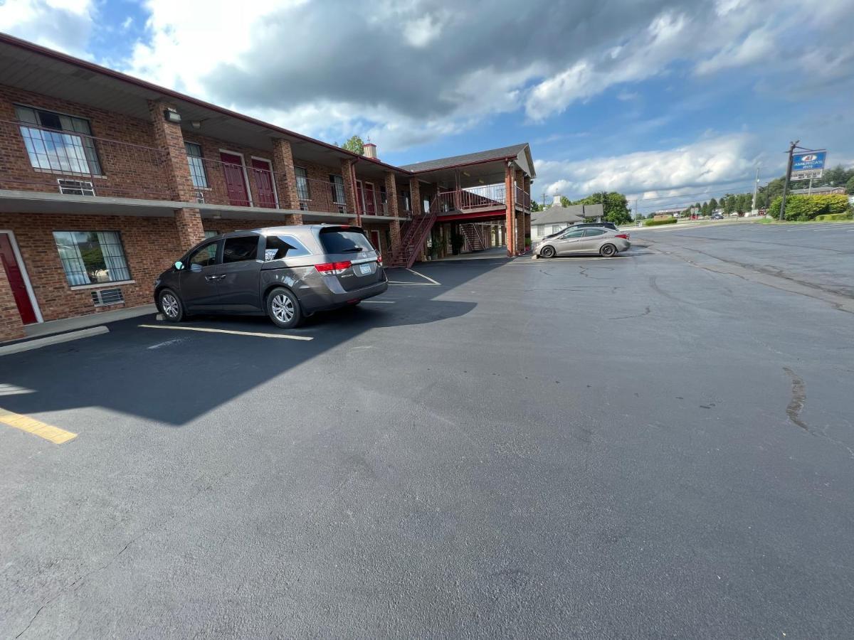 Americas Inn Bardstown Exterior photo