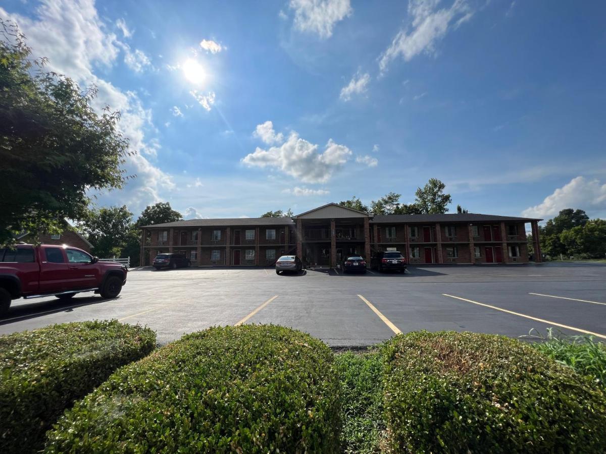 Americas Inn Bardstown Exterior photo