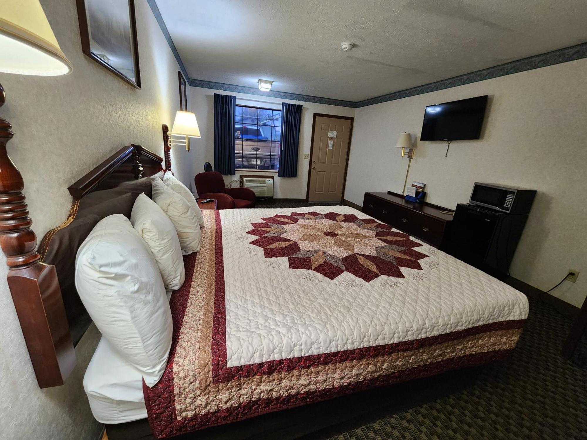 Americas Inn Bardstown Exterior photo