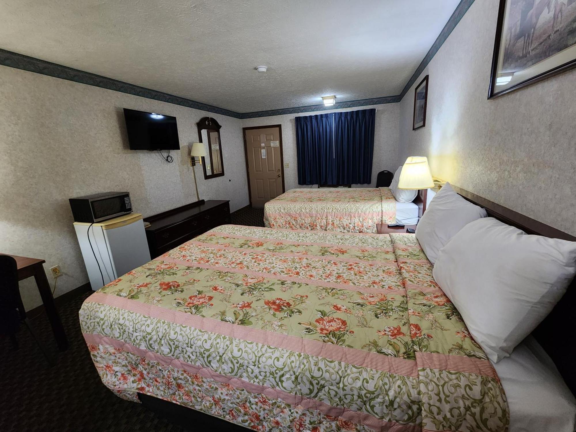 Americas Inn Bardstown Exterior photo