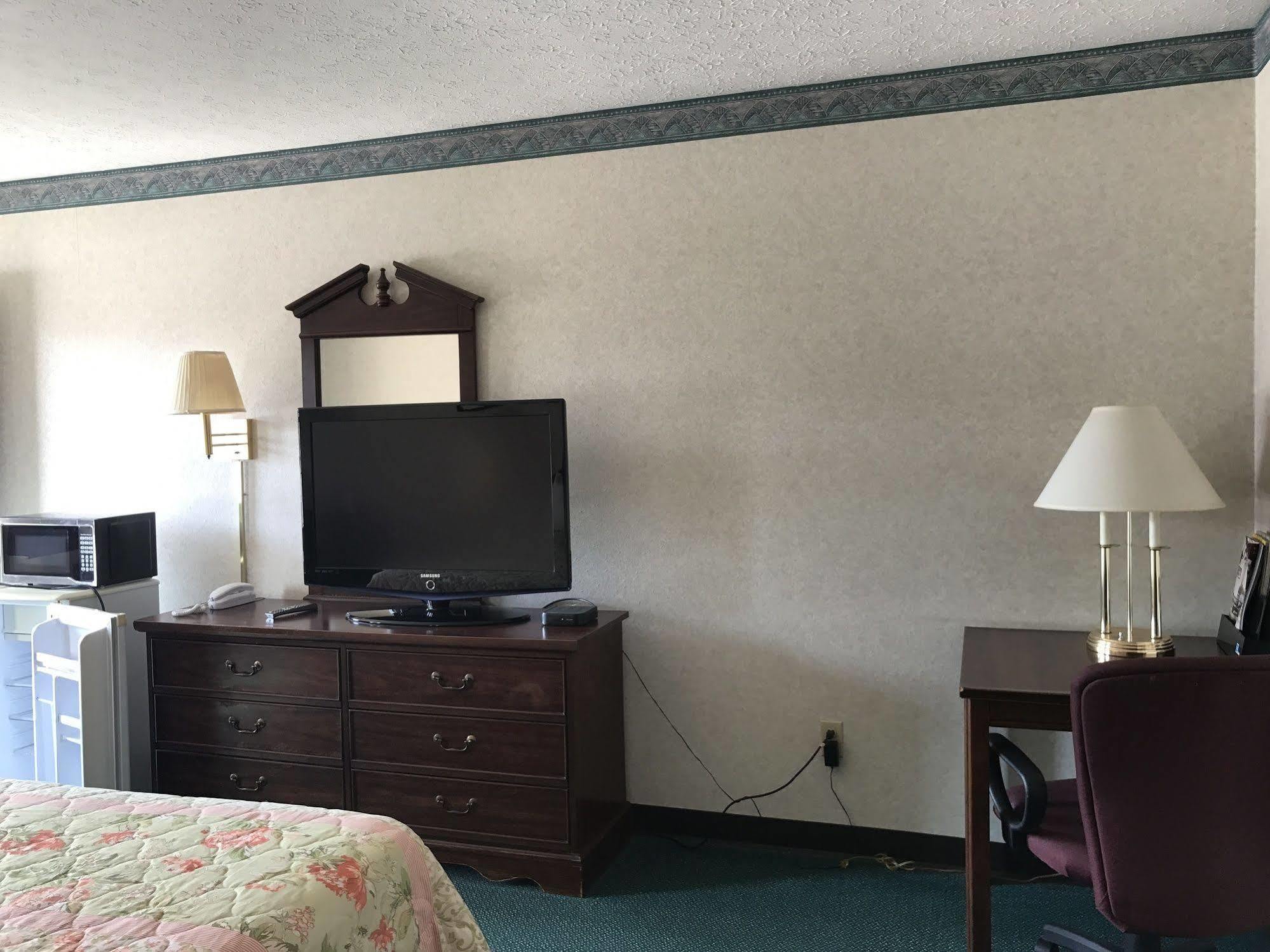 Americas Inn Bardstown Exterior photo